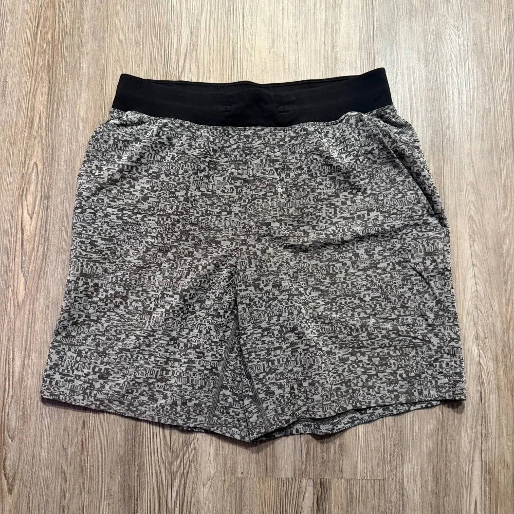Lululemon Mens Medium T.H.E Short Linerless 7